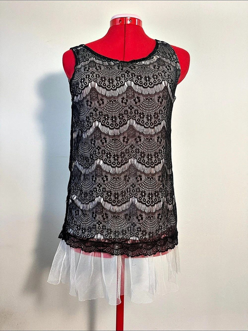Lace Tunic Top, White with Black Lace Flapper Style EUC